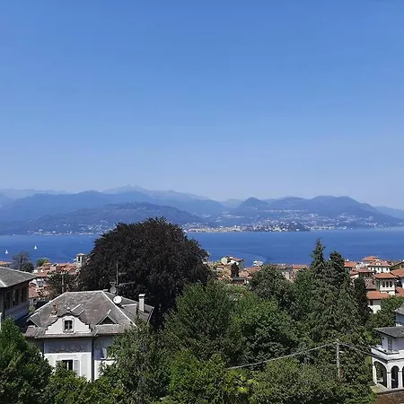 Lejlighed La Finestra Sul - In Con Vista E Posto Auto Coperto Stresa